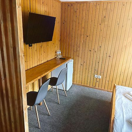 费尔瓦洛克木屋 斯拉夫西克 外观 照片